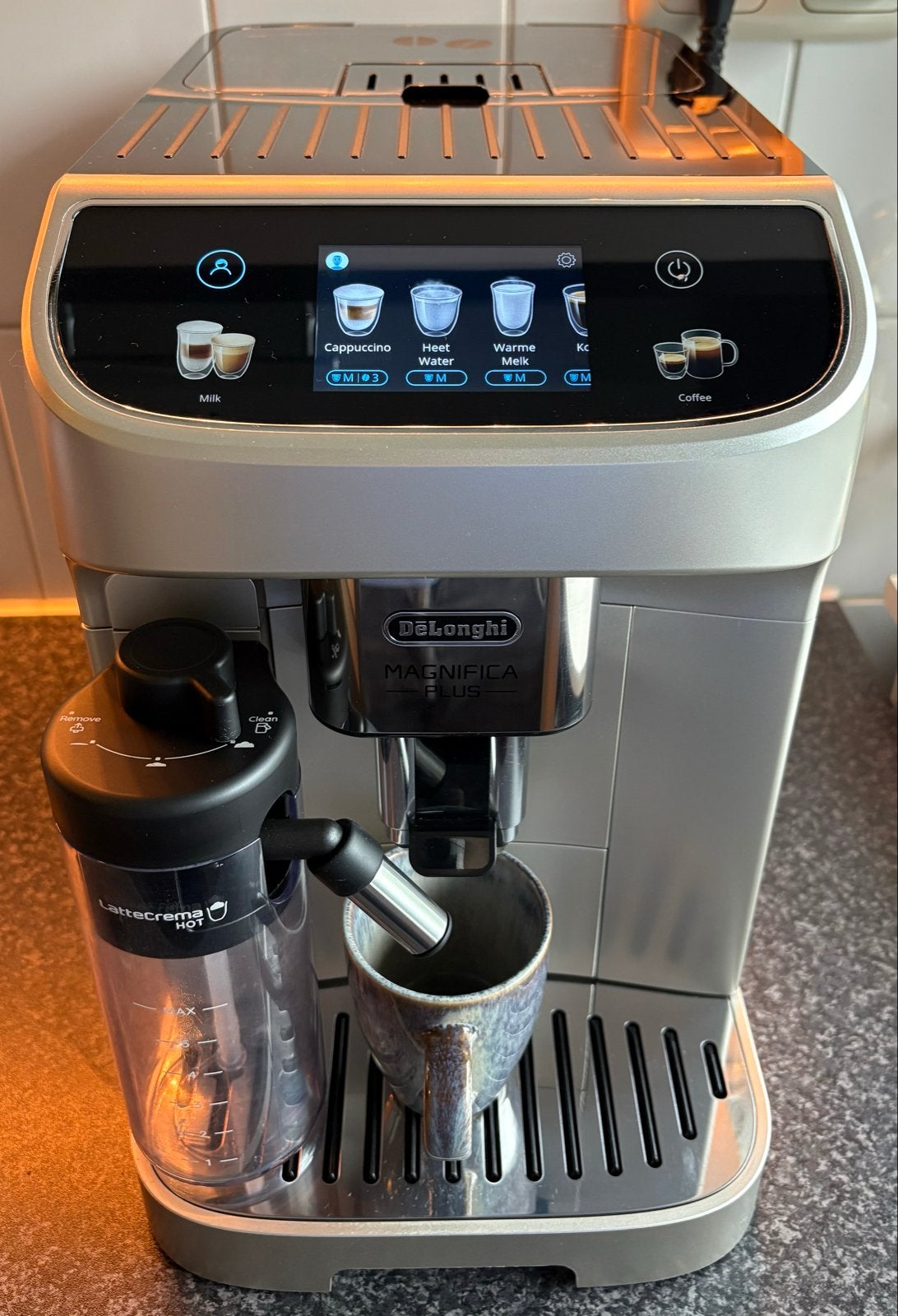 DeLonghi Magnifica Plus, Witgoed en Apparatuur, Koffiezetapparaten, Koffiemachine, Zo goed als nieuw, 4 tot 10 kopjes, Afneembaar waterreservoir