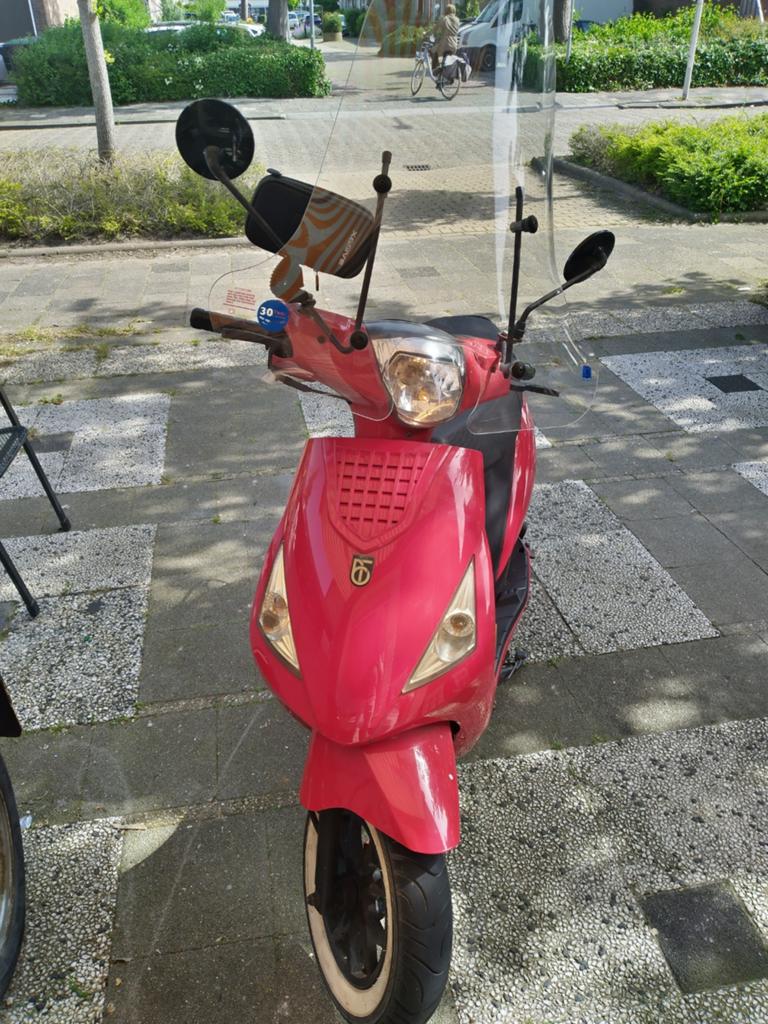Ziplook Ryan btc 2017 maar 3000km gelopen, Overige merken, Gebruikt, Ophalen of Verzenden, Benzine