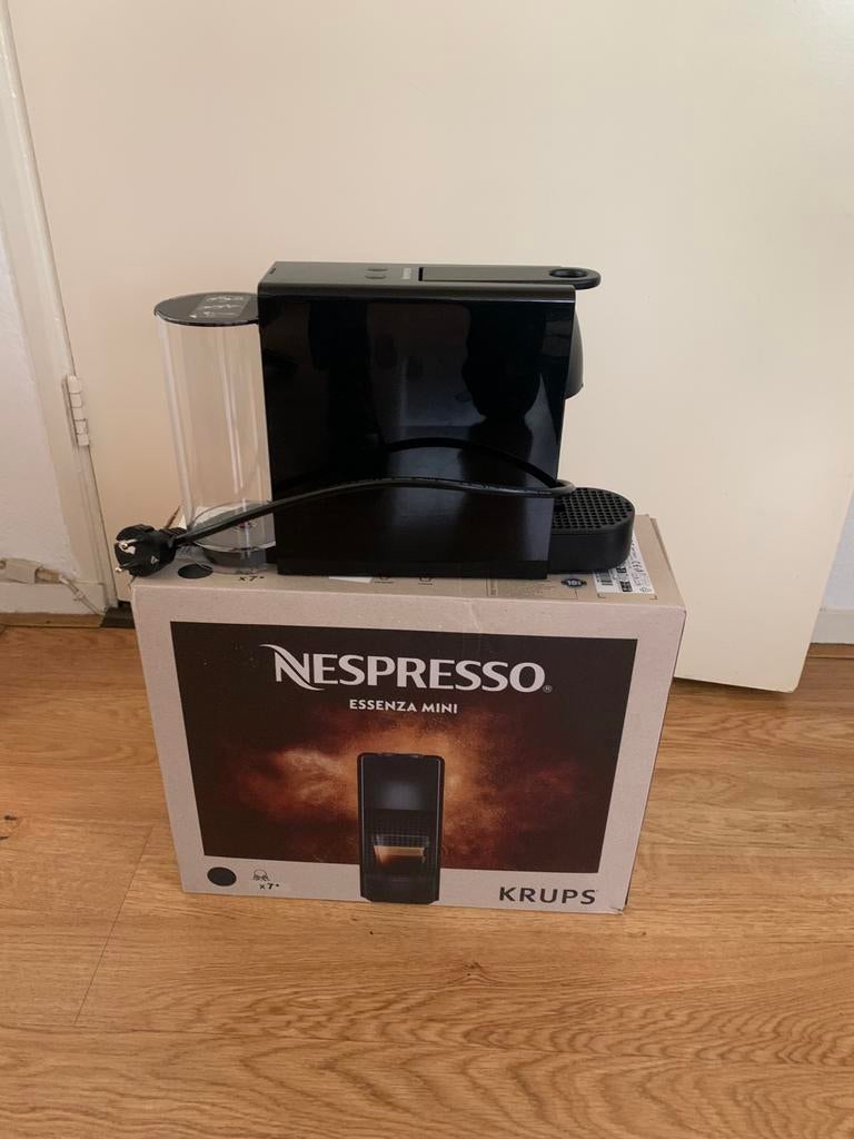 Nespresso Essenze Mini - koffiemachine zgan in de doos., Ophalen, Zo goed als nieuw, Koffiemachine