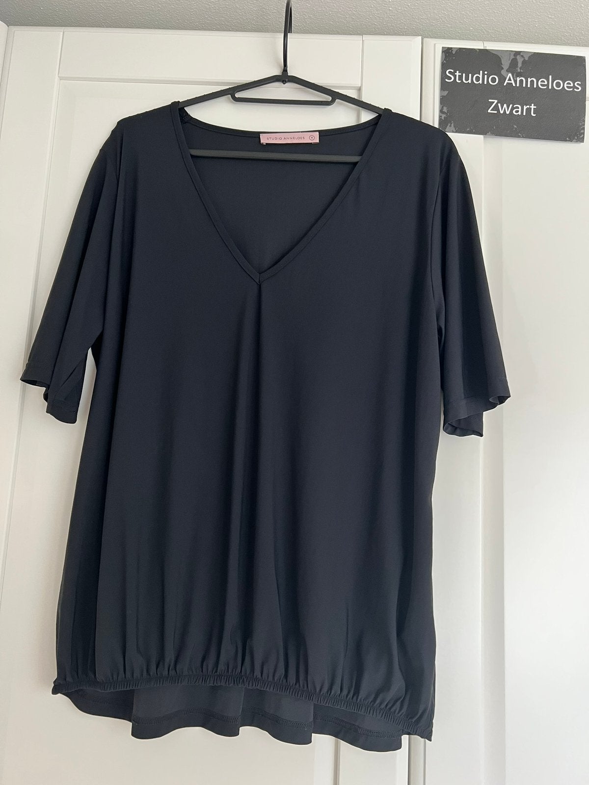 Studio anneloes vicky shirt M zwart travelstof, Zwart, Ophalen of Verzenden, Zo goed als nieuw, Korte mouw