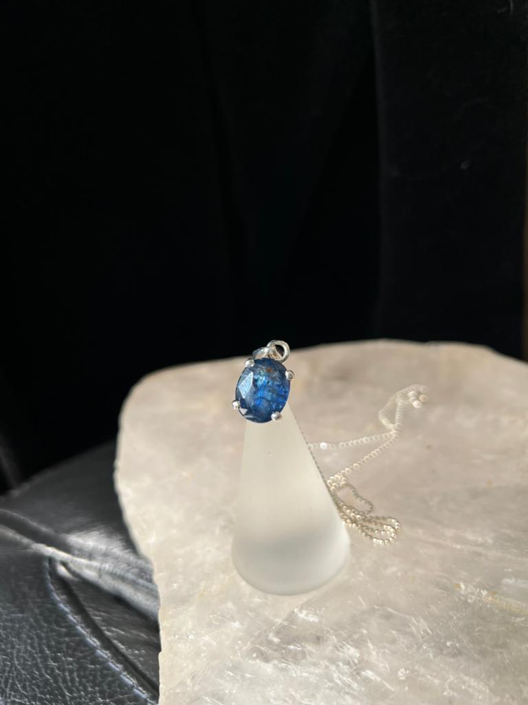 Kyaniet hanger geluk beschermt hoge trilling uniek magie, Blauw, Nieuw, Ophalen of Verzenden, Verstelbaar