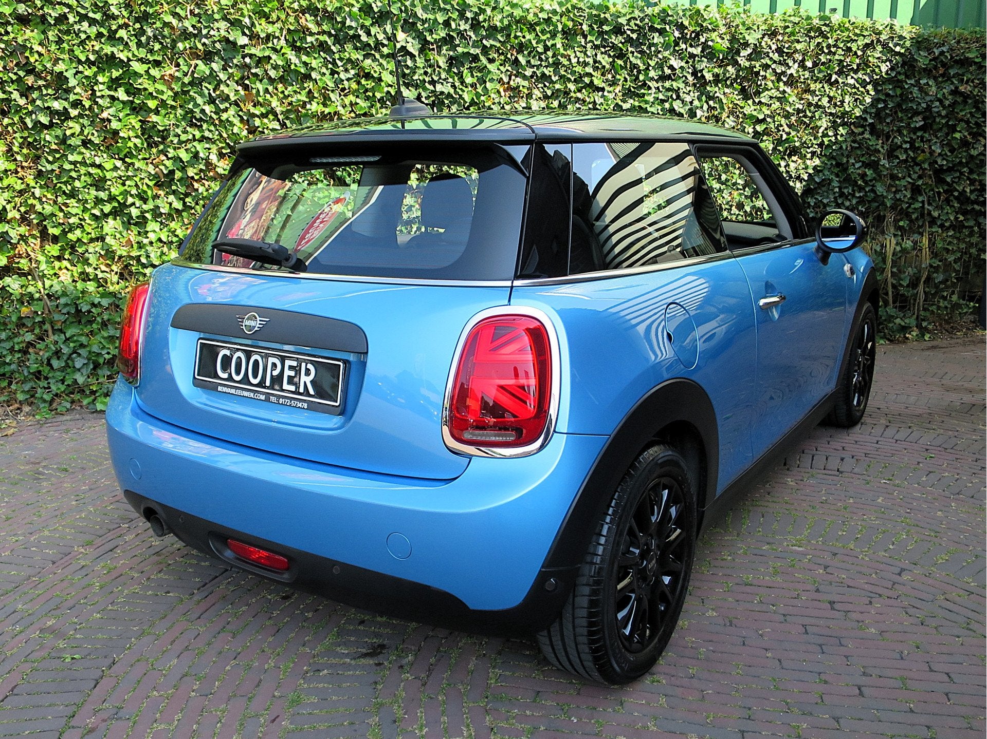 MINI Cooper 1.5 Pepper F56 LCI met LED, Park ass., Clima, BT, Auto's, 12 maanden, Stof, Gebruikt, Automatische klimaatregeling