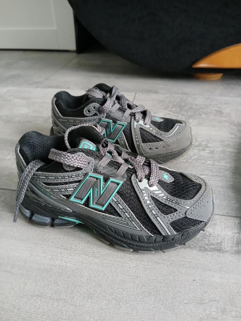 New balance maat 28, Kinderen en Baby's, Kinderkleding | Schoenen en Sokken, Ophalen, Zo goed als nieuw