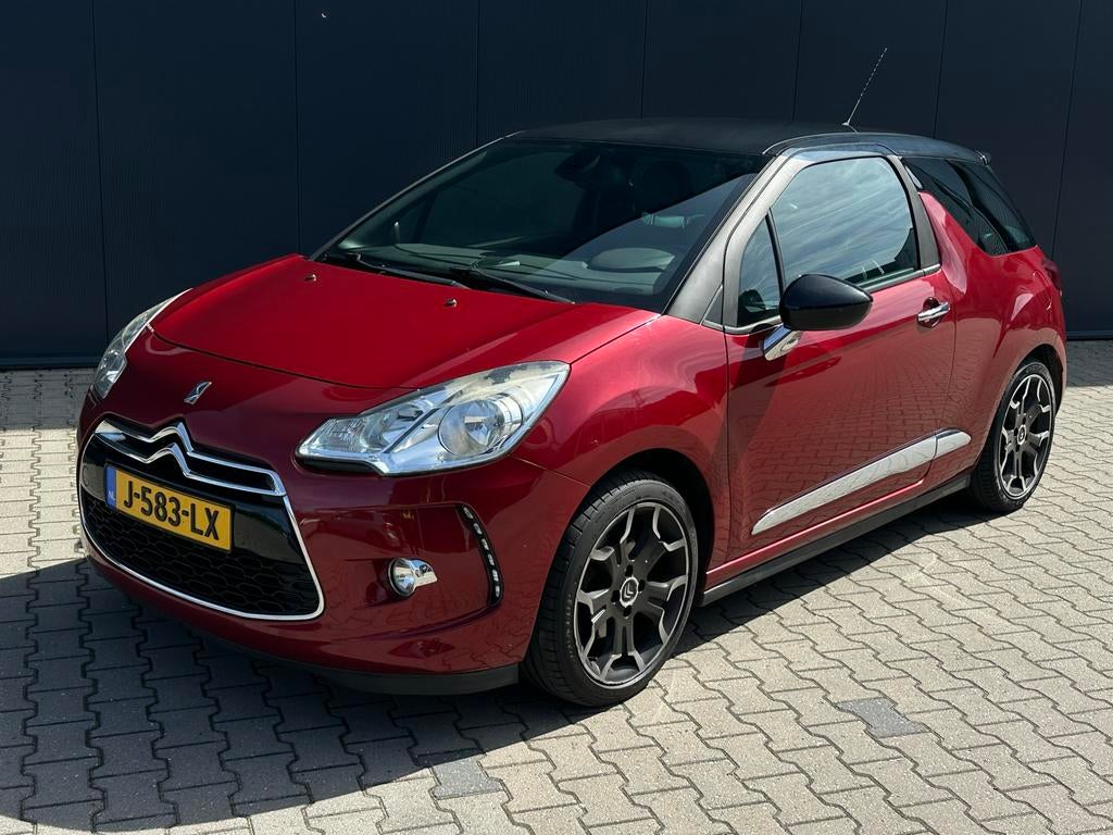 Citroën DS3 *navi *trekhaak *leder *cruise, Euro 5, 15 km/l, Zwart, 49 €/maand