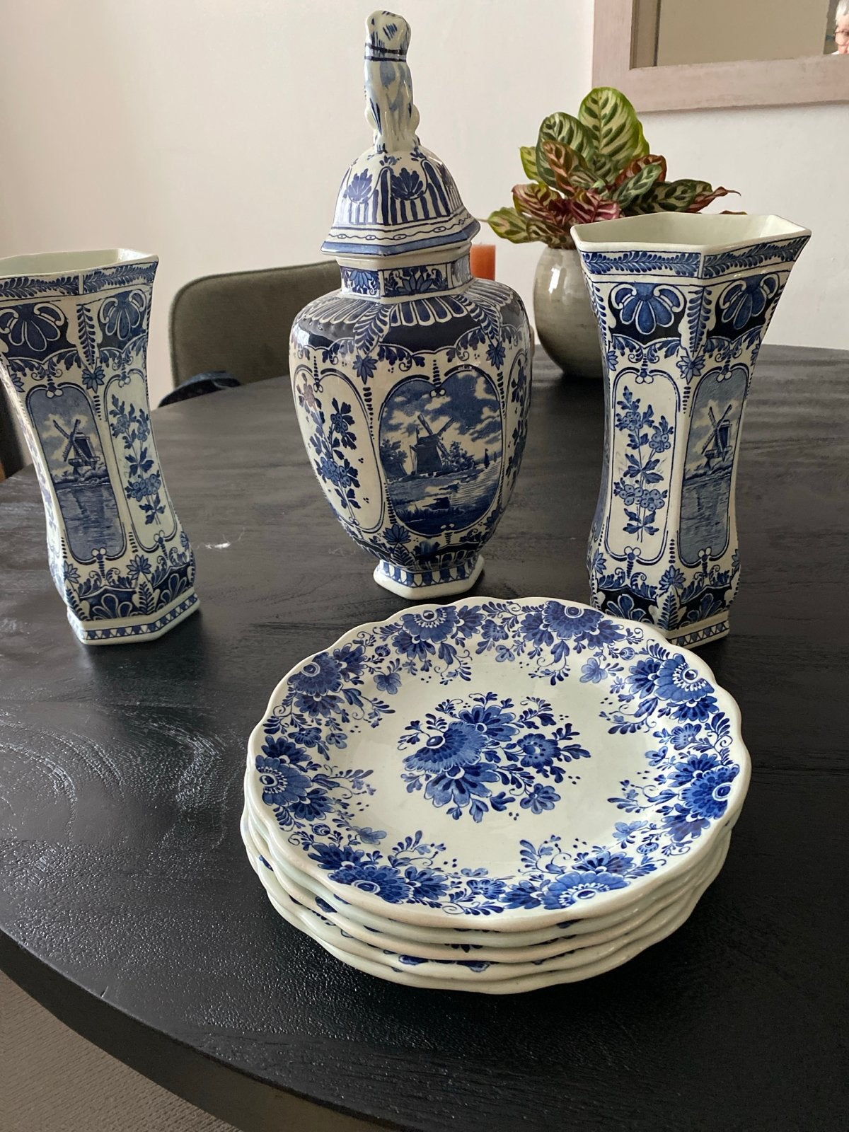 Delfts Blauw set: vazen, gemberpot en schoteltjes, Ophalen