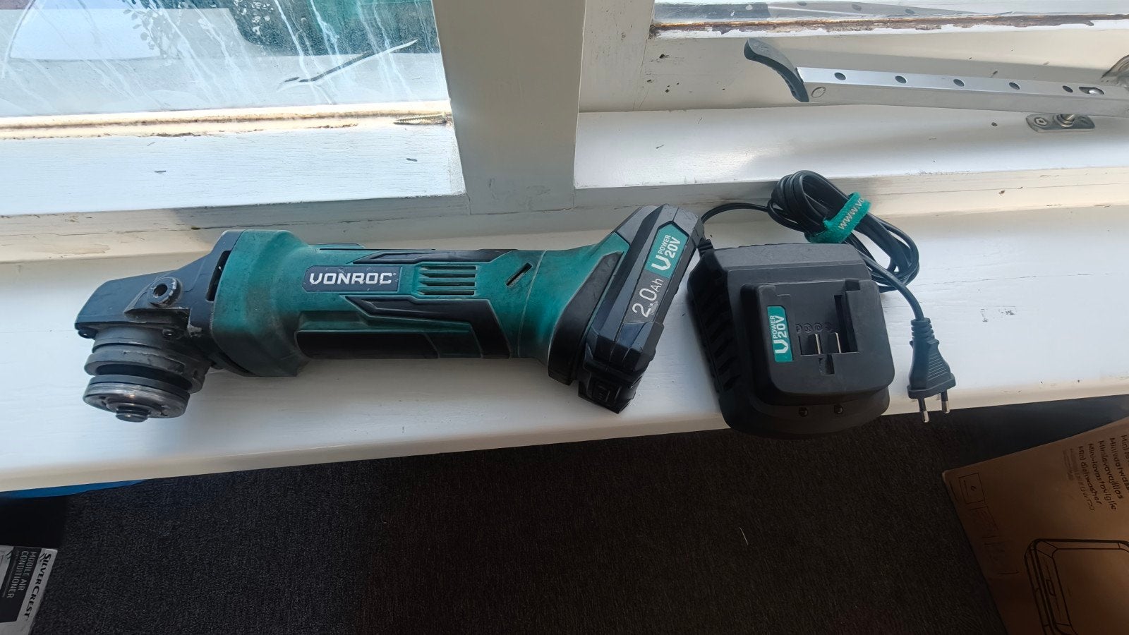 VONROC Accu Haakse Slijper 20V met 2.0Ah Accu en Lader, Ophalen of Verzenden, Zo goed als nieuw, Minder dan 700 watt, Haakse handslijpmachine