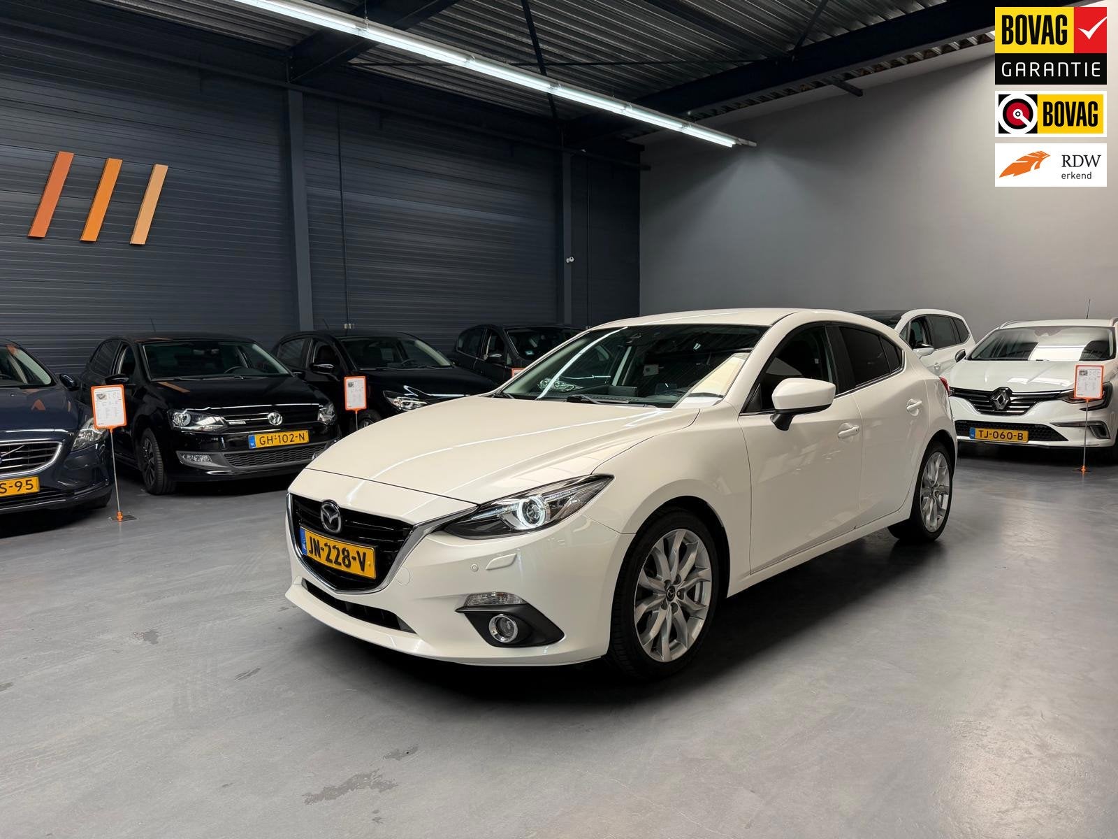 Mazda 3 2.0 GT-M HEAU-UP LED LEDER KEYLESS NAP NL AUTO, Voorwielaandrijving, 1998 cc, Euro 6, 4 cilinders