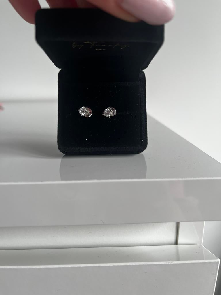Franky Amsterdam - De Essential studs, Overige materialen, Nieuw, Ophalen of Verzenden, Knopjes of Stekers