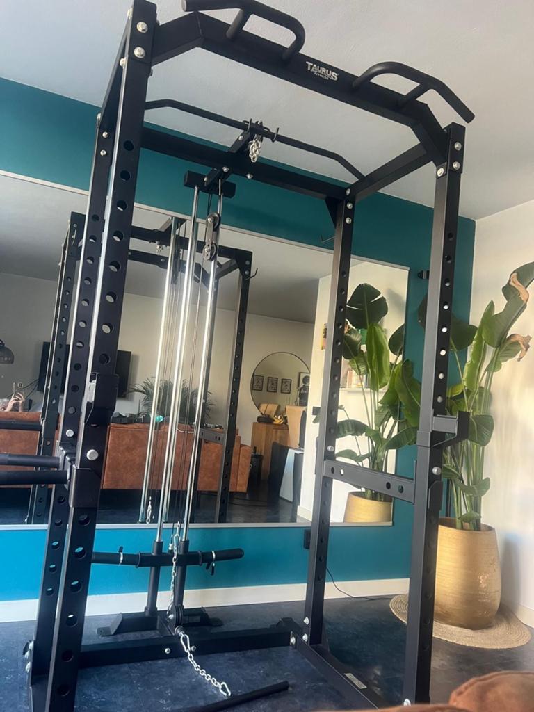 Taurus Power Rack met Lat Pulldown en accessoires, Ophalen, Zo goed als nieuw, Krachtstation