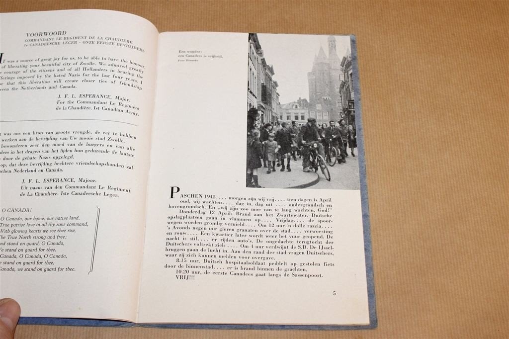 Vrij Zwolle — Bevrijding & Herdenking WOII 1945, Boeken, Ophalen of Verzenden, Gelezen