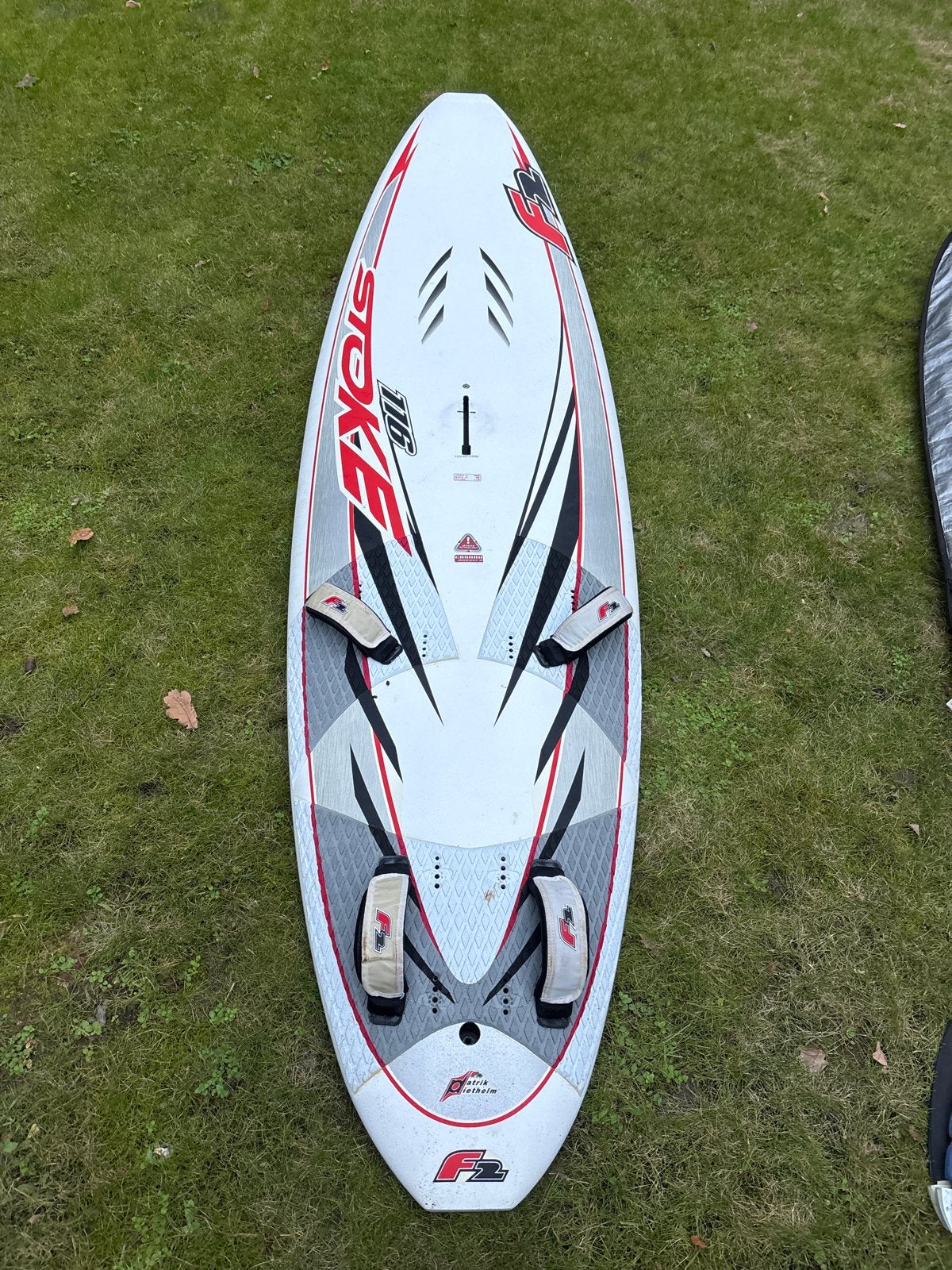 F2 Stoke 116 Windsurfplank - 250cm, 116L, incl. vinnen, Watersport en Boten, Ophalen, Gebruikt, Minder dan 250 cm, F2