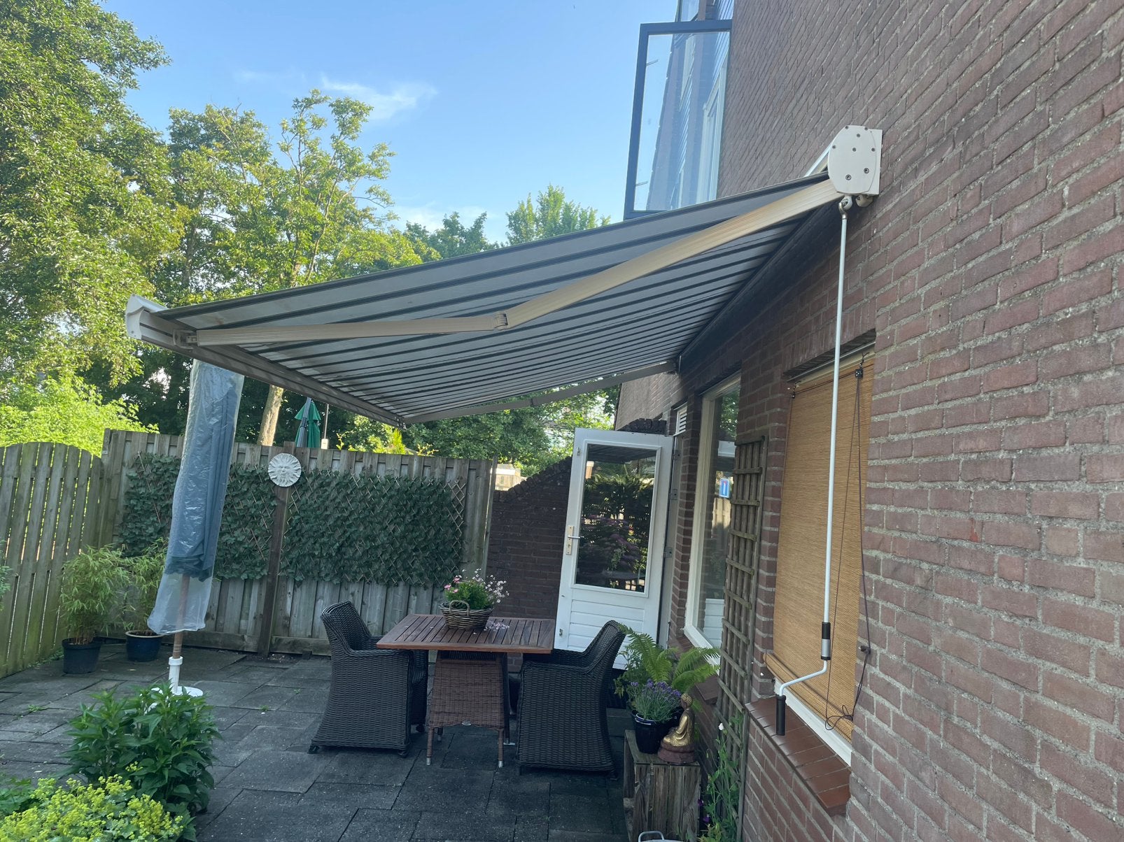 Zonnescherm 5 meter breed (oktober 2026), 150 tot 300 cm, Ophalen, Zo goed als nieuw, Knikarmscherm