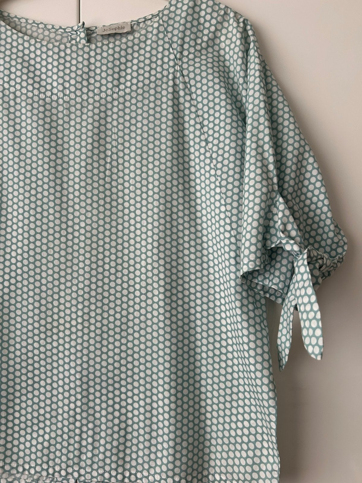 JcSophie Blouse met stippenpatroon en strikdetails, Kleding | Dames, Ophalen of Verzenden, Zo goed als nieuw, Maat 36 (S), Groen