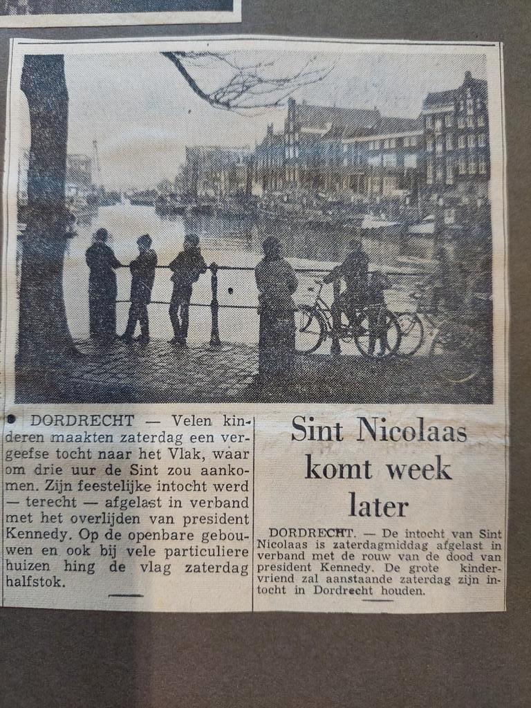 Bijzondere Dordrecht documenten map. Jaren 40, 50 en 60., Antiek en Kunst, Antiek | Overige Antiek, Ophalen of Verzenden