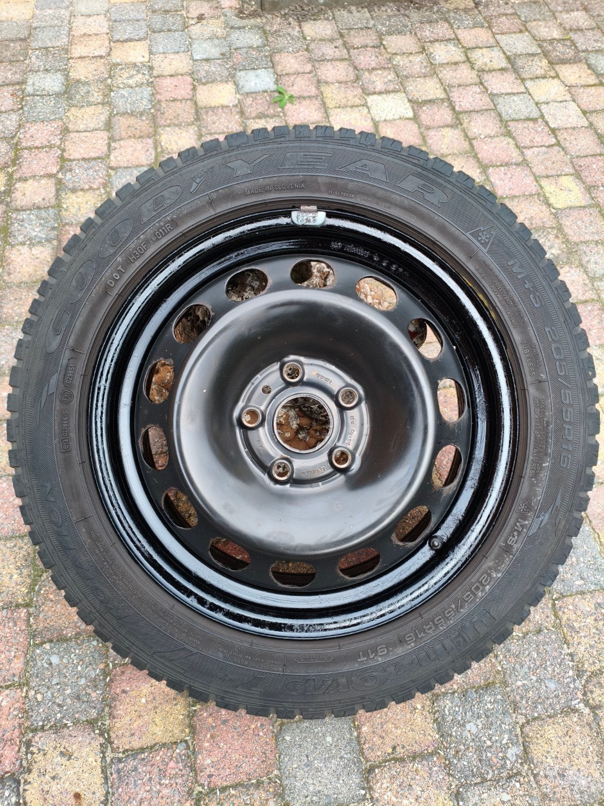 Een stalen velge met band 205/55/16 inch, Ophalen of Verzenden, Gebruikt, Audi