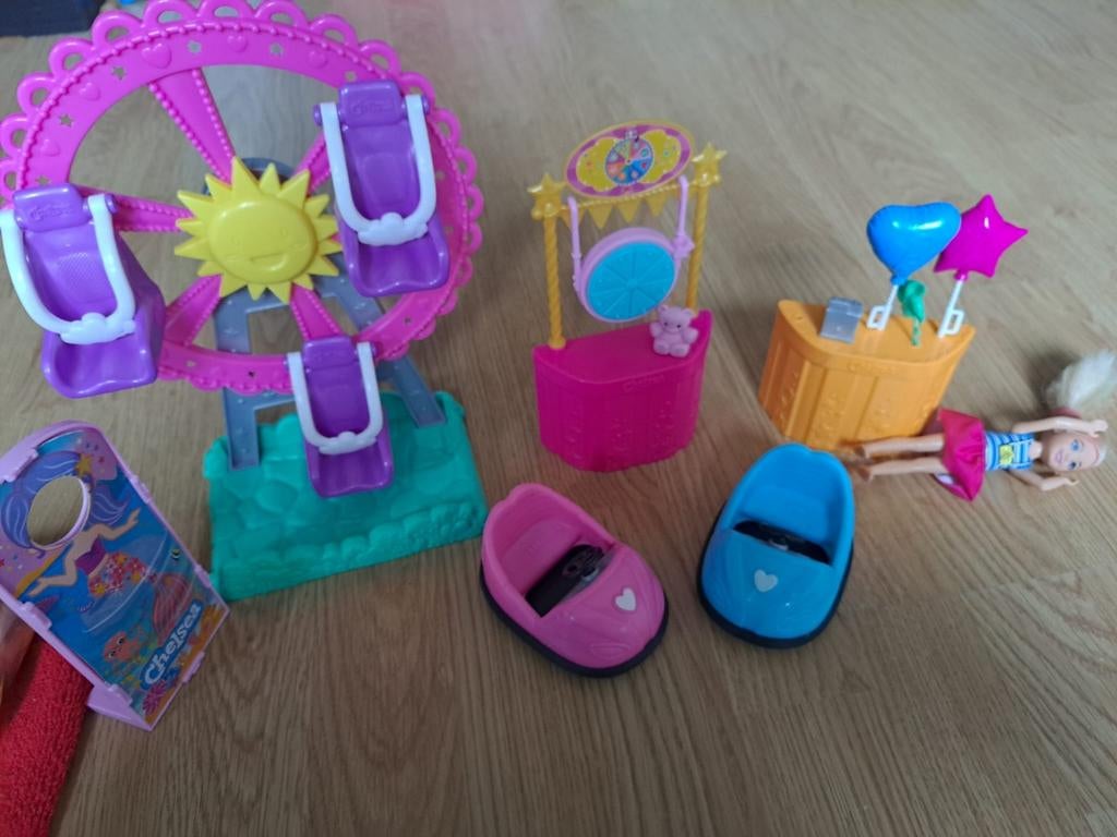 Barbie kinderdagverblijf en kermis speelset, Kinderen en Baby's, Speelgoed | Overig, Ophalen, Nieuw, Meisje