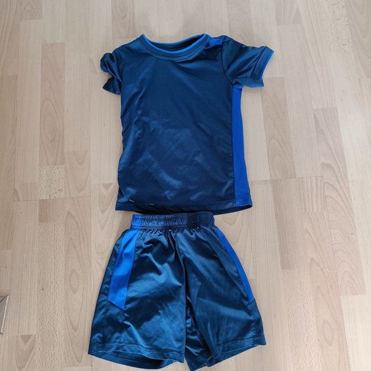 Sport setje Dutchy maat 128, Ophalen of Verzenden, Gebruikt, Jongen of Meisje, Sport- of Zwemkleding
