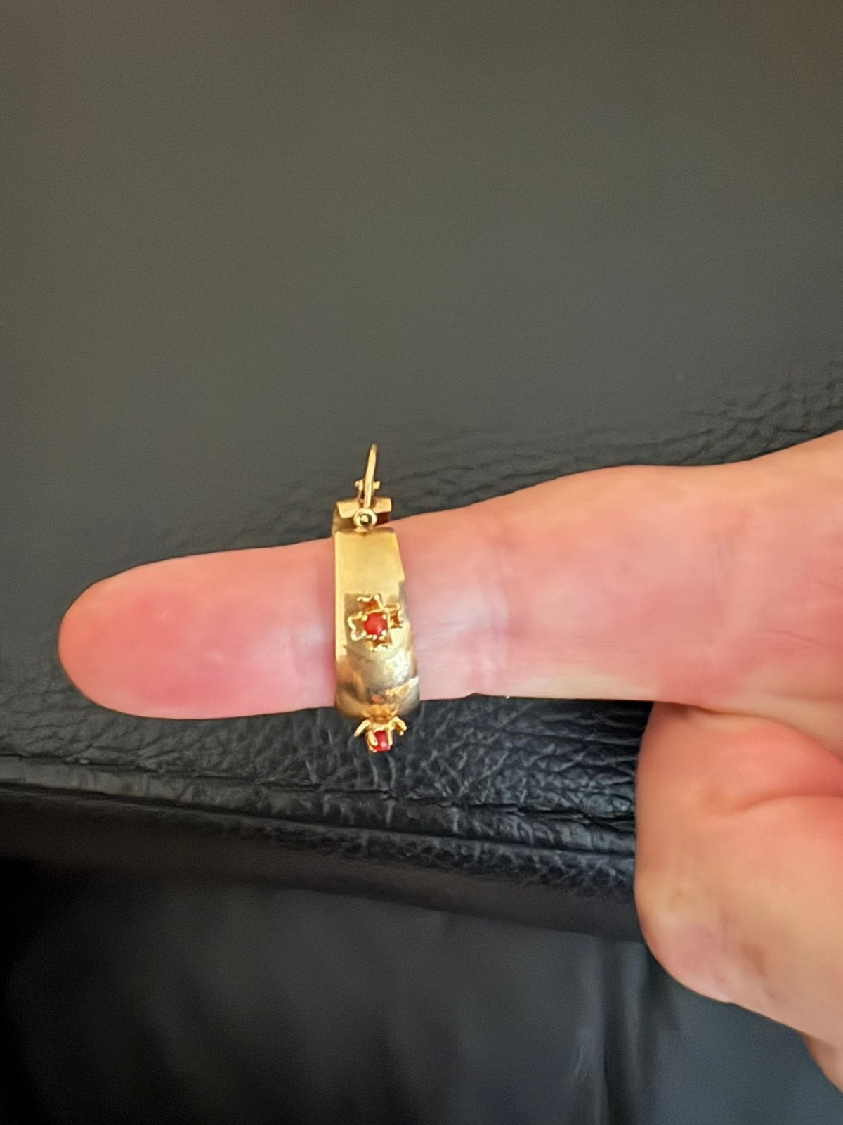Gouden oorbellen/creolen, Ophalen, Gebruikt, Met edelsteen, Goud