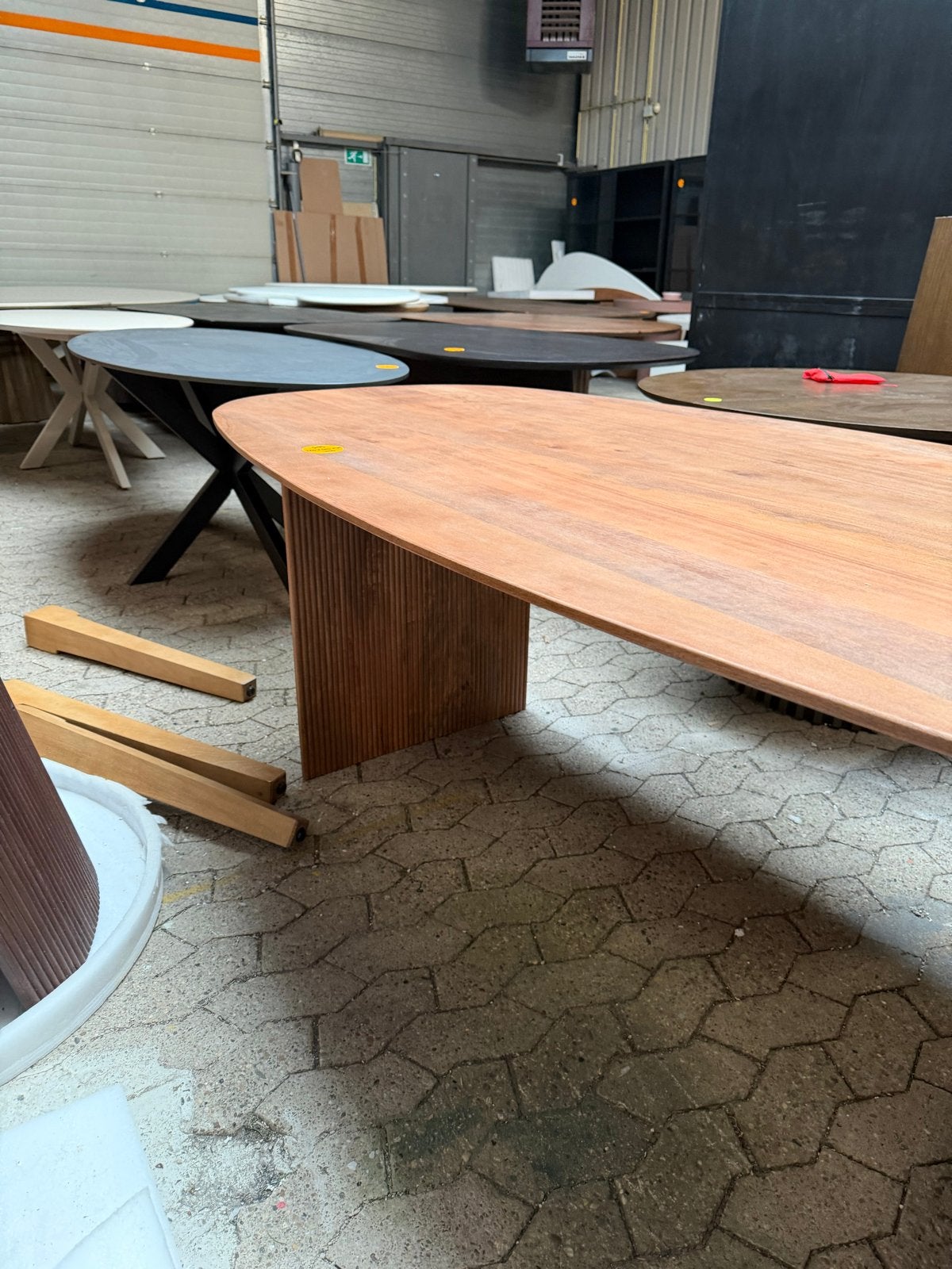 Nieuwe Japandi Eettafel Mangohout 220x100x76 cm, Huis en Inrichting, Ophalen, 50 tot 100 cm, Vijf personen of meer, Ovaal
