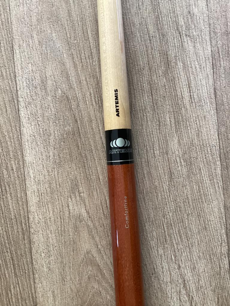 Te koop: Artemis biljartkeu., Ophalen, Zo goed als nieuw, Keu of Ballen