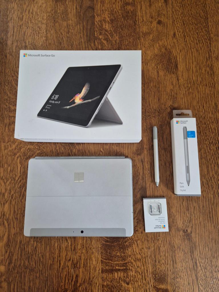 Microsoft Surface Go set – Compleet pakket + Pen, hoesjes, Computers en Software, Windows Tablets, Zo goed als nieuw, 64 GB, Surface Go