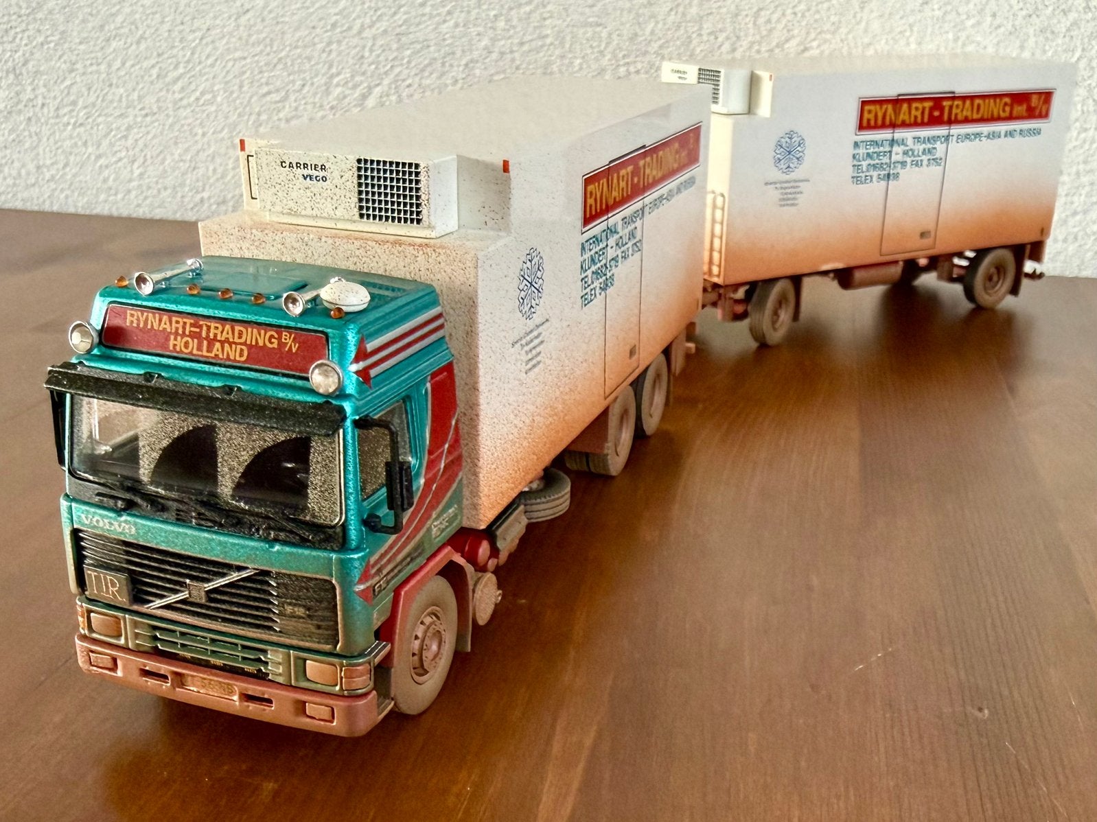Tekno Rynart Trading Volvo F12 “Dirty Edition” NR: 014 / 025, Hobby en Vrije tijd, Ophalen of Verzenden, Zo goed als nieuw, Bus of Vrachtwagen