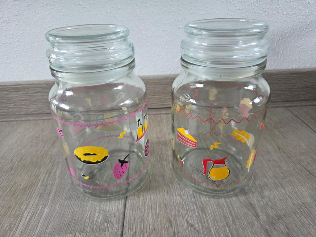 2 glazen voorraad potten met decoratie erop, Ophalen of Verzenden