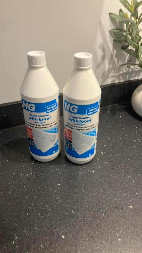 HG whirlpool reiniger 1 nieuwe fles en nog een beetje, Ophalen, Schoonmaakmiddel