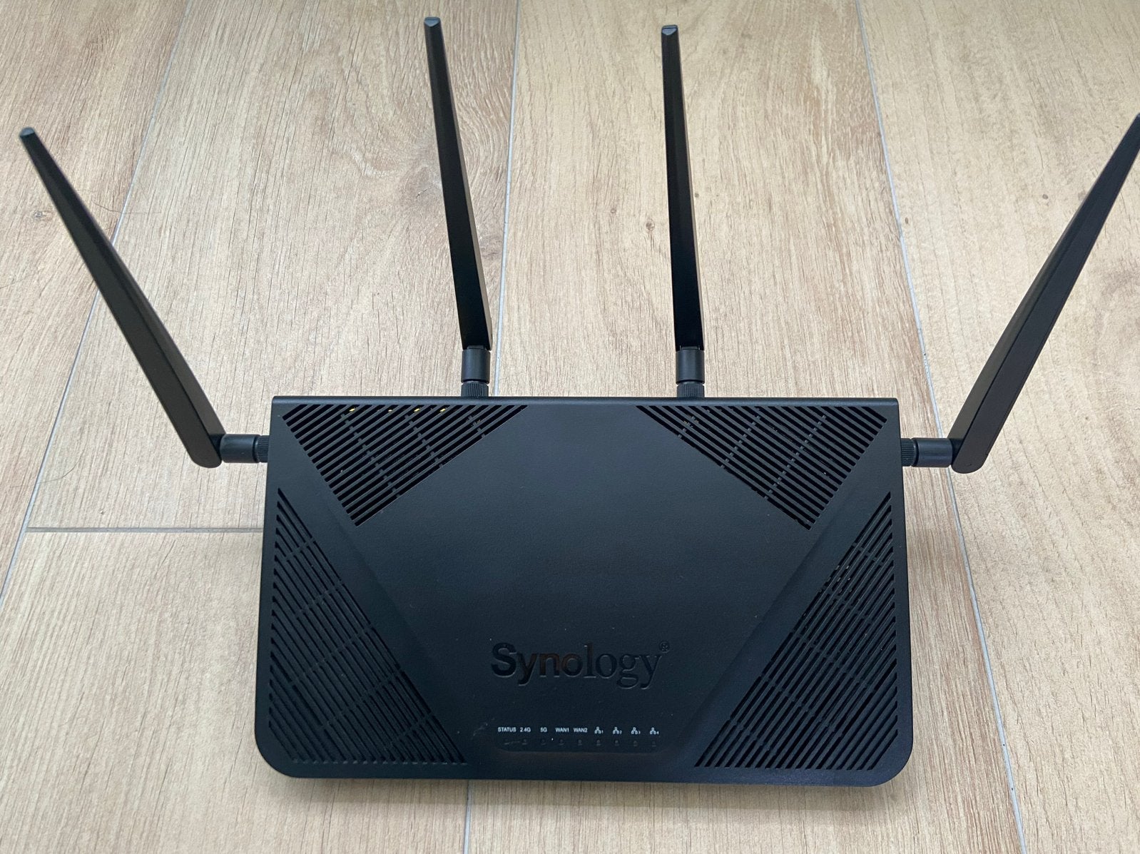 Synology RT2600ac Wi-Fi Router (storing), Ophalen of Verzenden, Gebruikt, Router