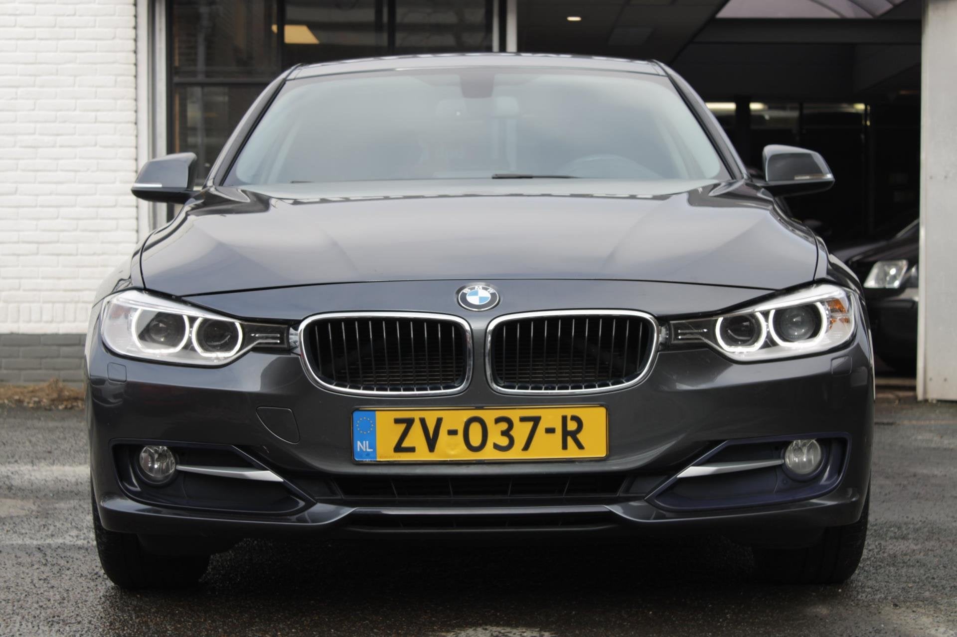 BMW 3-serie 316i High Executive | Airco | Navi |Elec ramen |, Auto's, BMW, 1360 kg, Gebruikt, 4 cilinders, Handgeschakeld