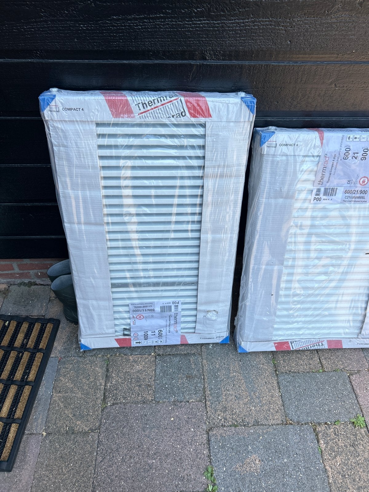 Nieuwe Thermrad Compact 4 Radiatoren (2 stuks), 30 tot 80 cm, Radiator, Nieuw, Ophalen of Verzenden