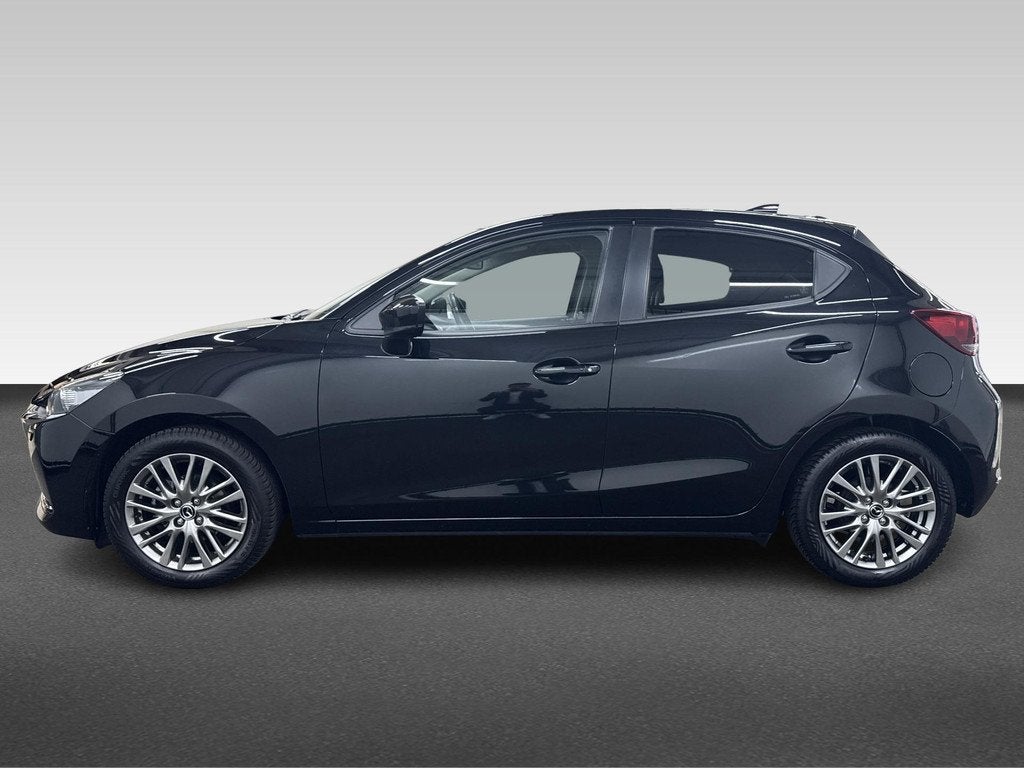 Mazda 2 1.5 SKYACTIV-G 90PK LUXURY NAVI CAMERA HUD LED ECC N, Auto's, Mazda, Stof, Stuurwielverwarming, Zwart, Origineel Nederlands