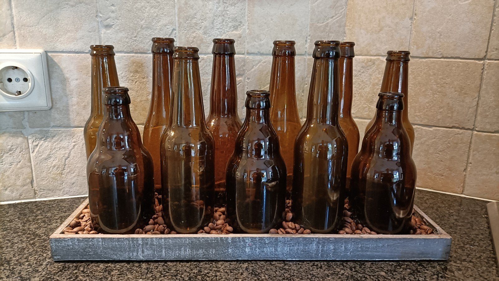 Bierflesjes op een plateau., Ophalen