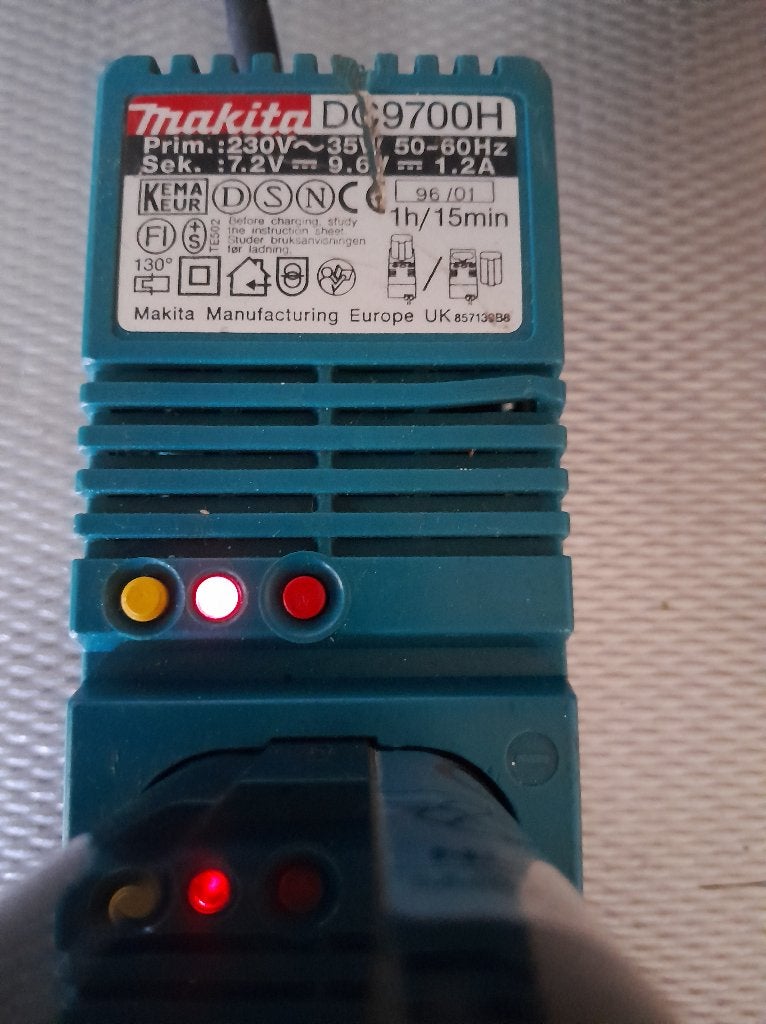 Makita oplader / acculader verschillende modellen, Doe-het-zelf en Verbouw, Gereedschap | Machine-onderdelen en Toebehoren, Ophalen of Verzenden