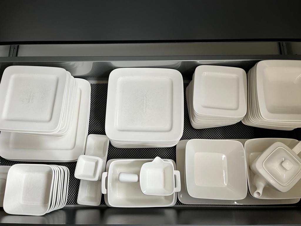 Uitgebreid Sundry Servies: Borden, Ovenschalen, Sausbakjes, Ophalen, Zo goed als nieuw, Rvs, Pannenset