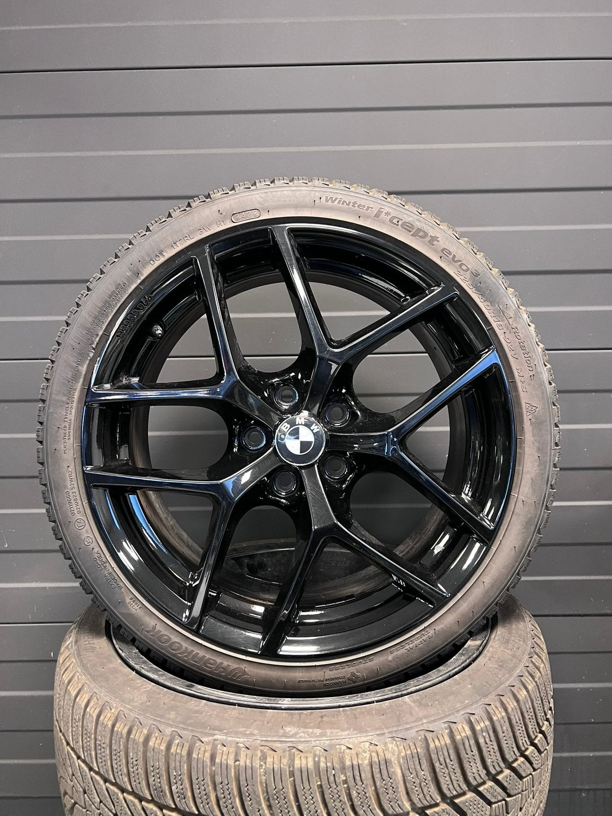 18 inch BMW 1 serie (F40/F44) velgen met runflat winterband, Ophalen, 18 inch, Banden en Velgen, Winterbanden