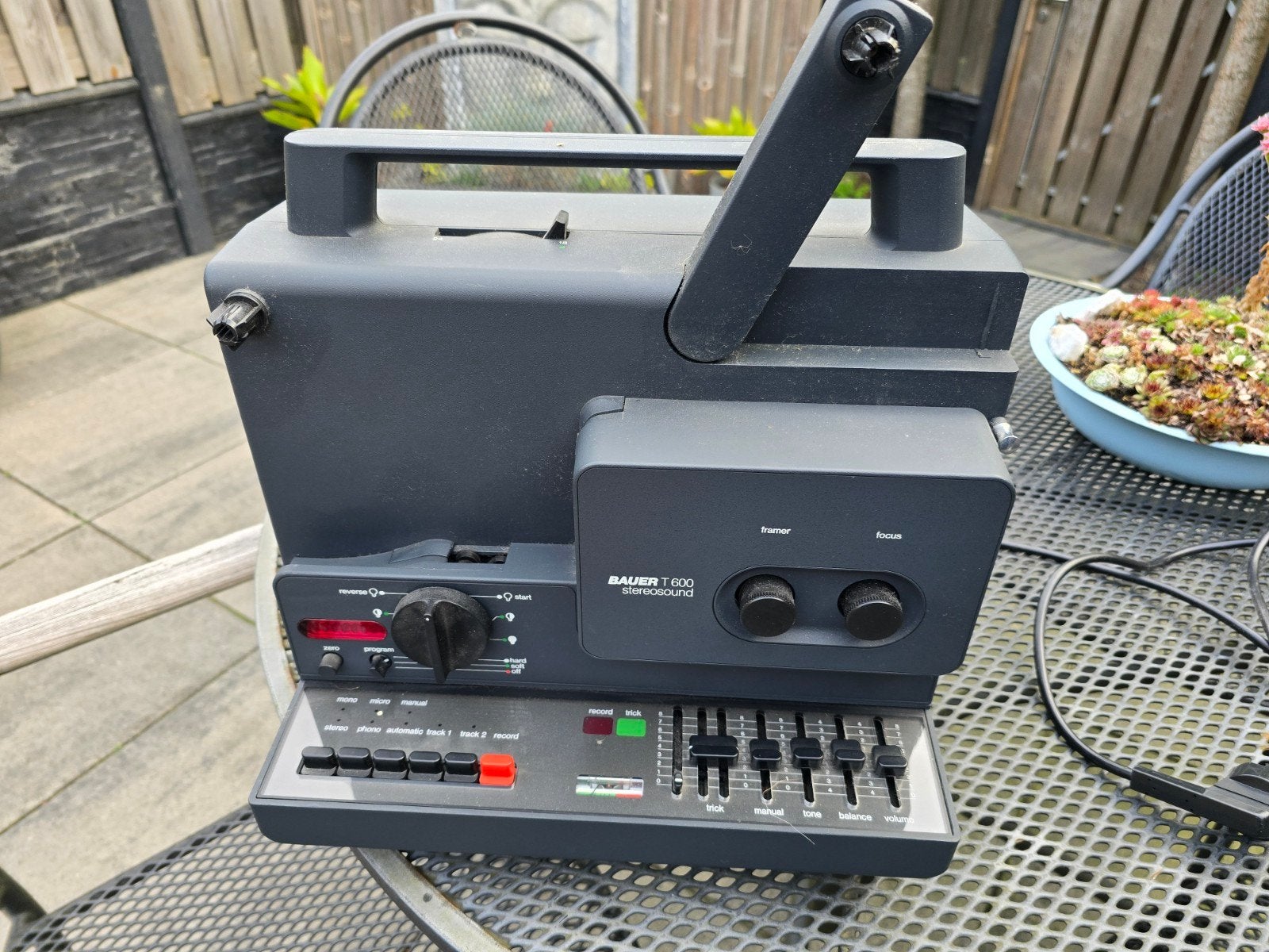 Bauer T600 Stereosound Super 8 Filmprojector met scherm, Ophalen, Bauer, Overige resoluties, Gebruikt