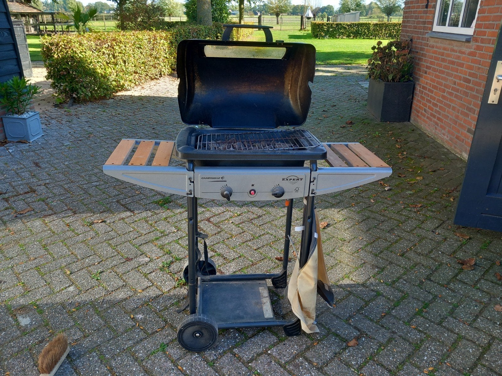 Campingaz Expert Gasbarbecue met zijtafels, Ophalen, Gebruikt, Campingaz