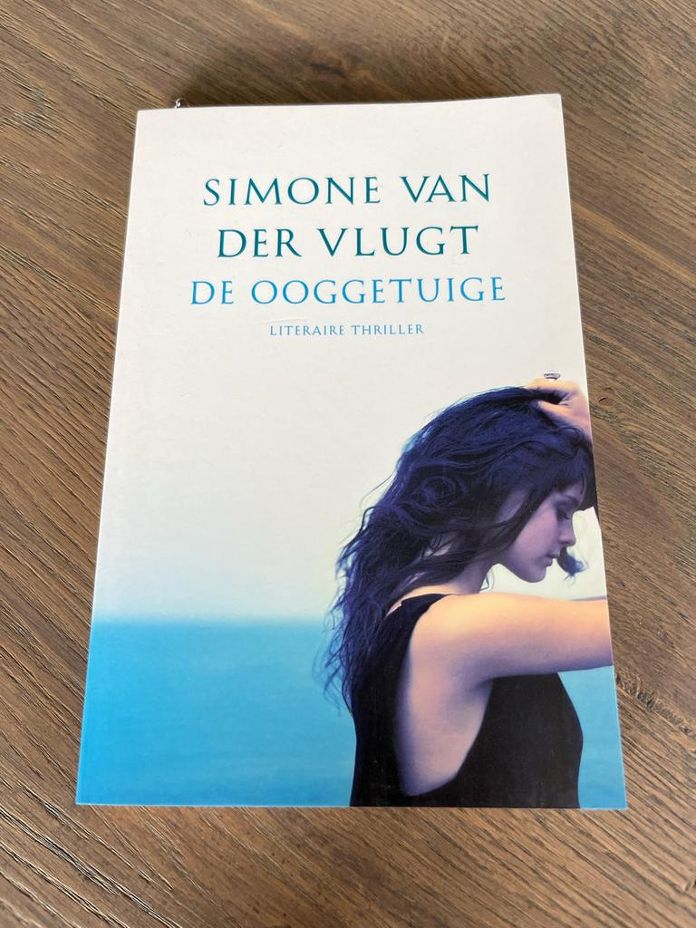 Simone van der Vlugt - De Ooggetuige, Ophalen of Verzenden, Zo goed als nieuw, Nederland