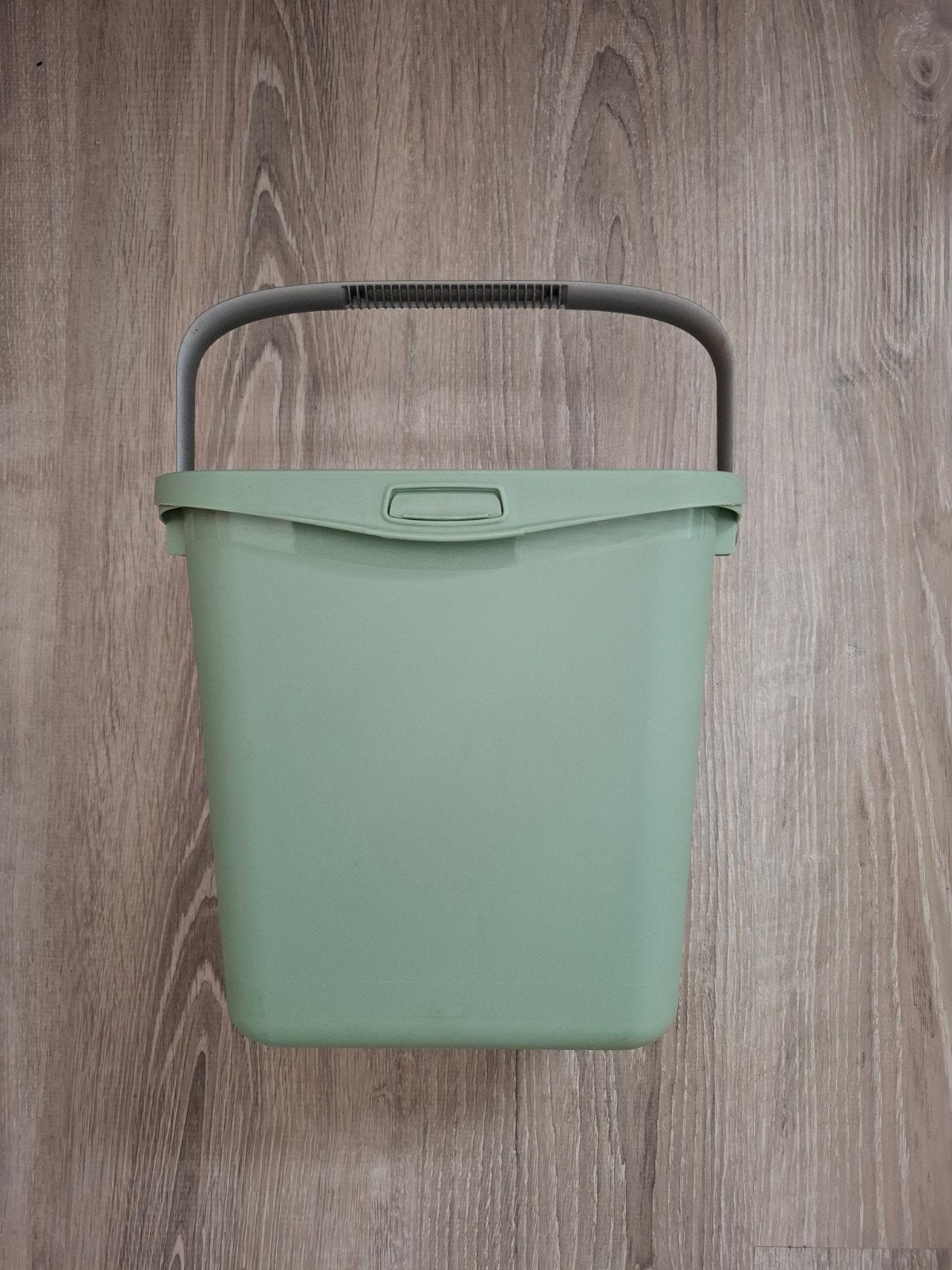Handige Multibox 6 liter, Huis en Inrichting, Emmers, Ophalen of Verzenden, Gebruikt, Kunststof, Met deksel