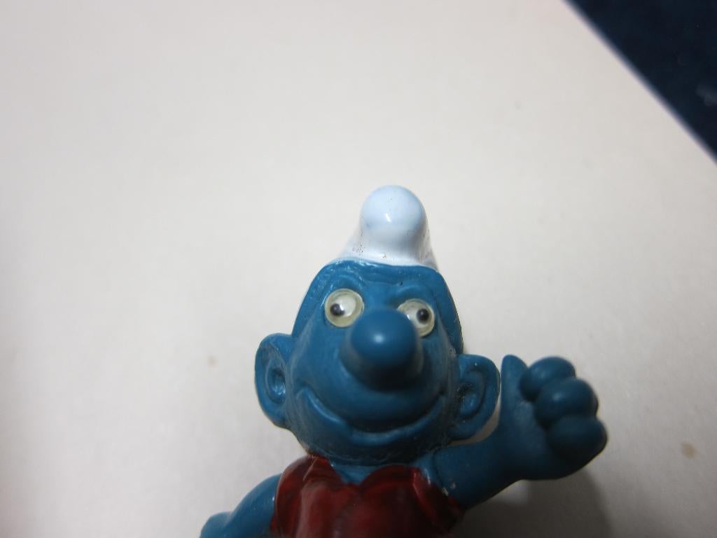 bezondere smurf met kraal ogen, Verzamelen, Smurfen, Ophalen of Verzenden, Gebruikt, Overige Smurfen, Poppetje, Figuurtje of Knuffel