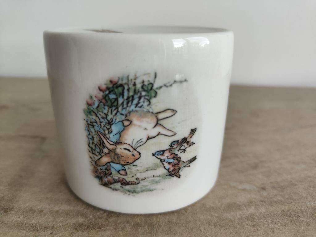 Wedgwood Peter Rabbit 1991 spaarpot, Verzamelen, Ophalen of Verzenden, Zo goed als nieuw, Steen, Aardewerk of Keramiek, Dier