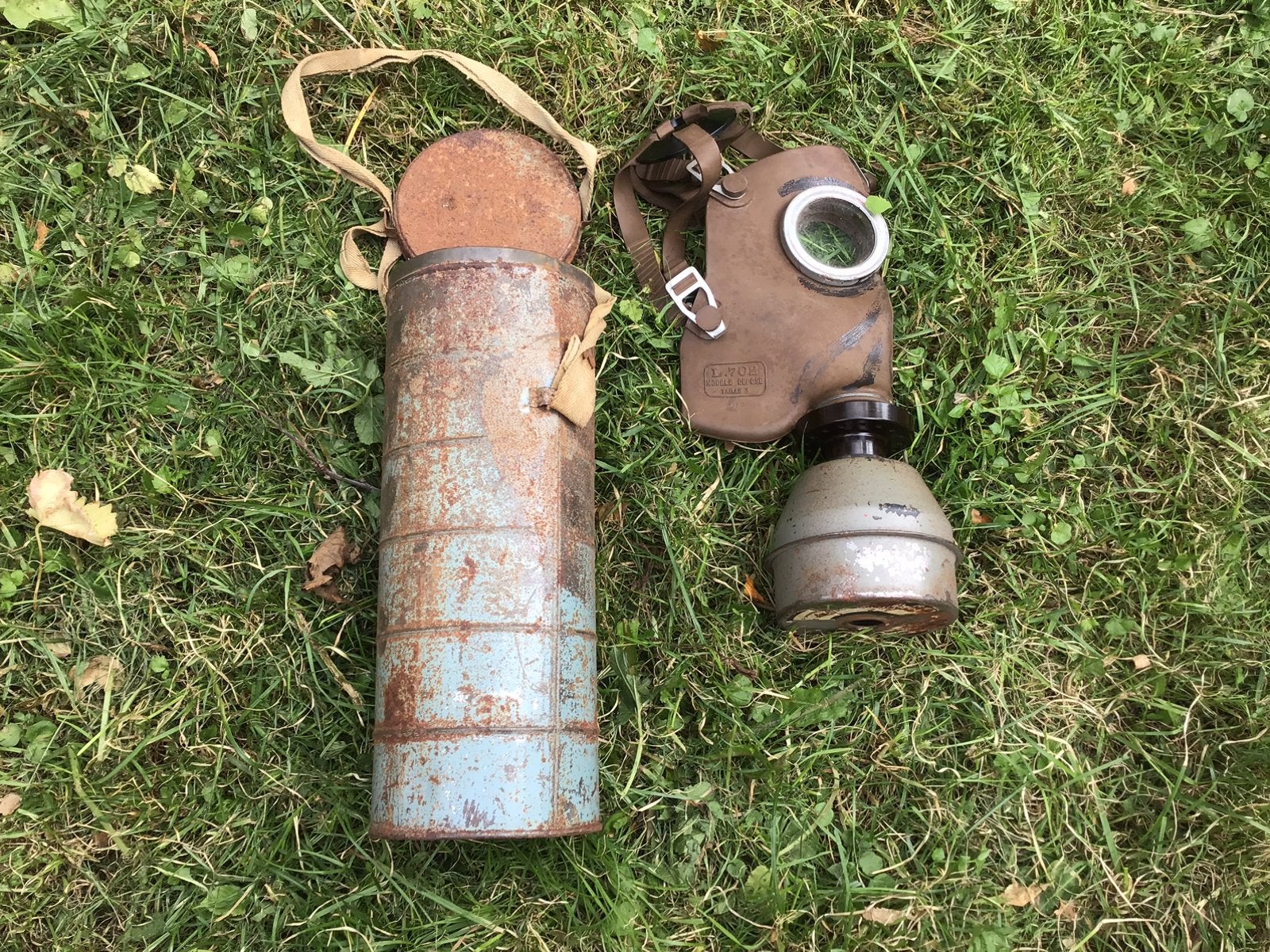 Gasmasker en bus Belgisch L702, Ophalen of Verzenden