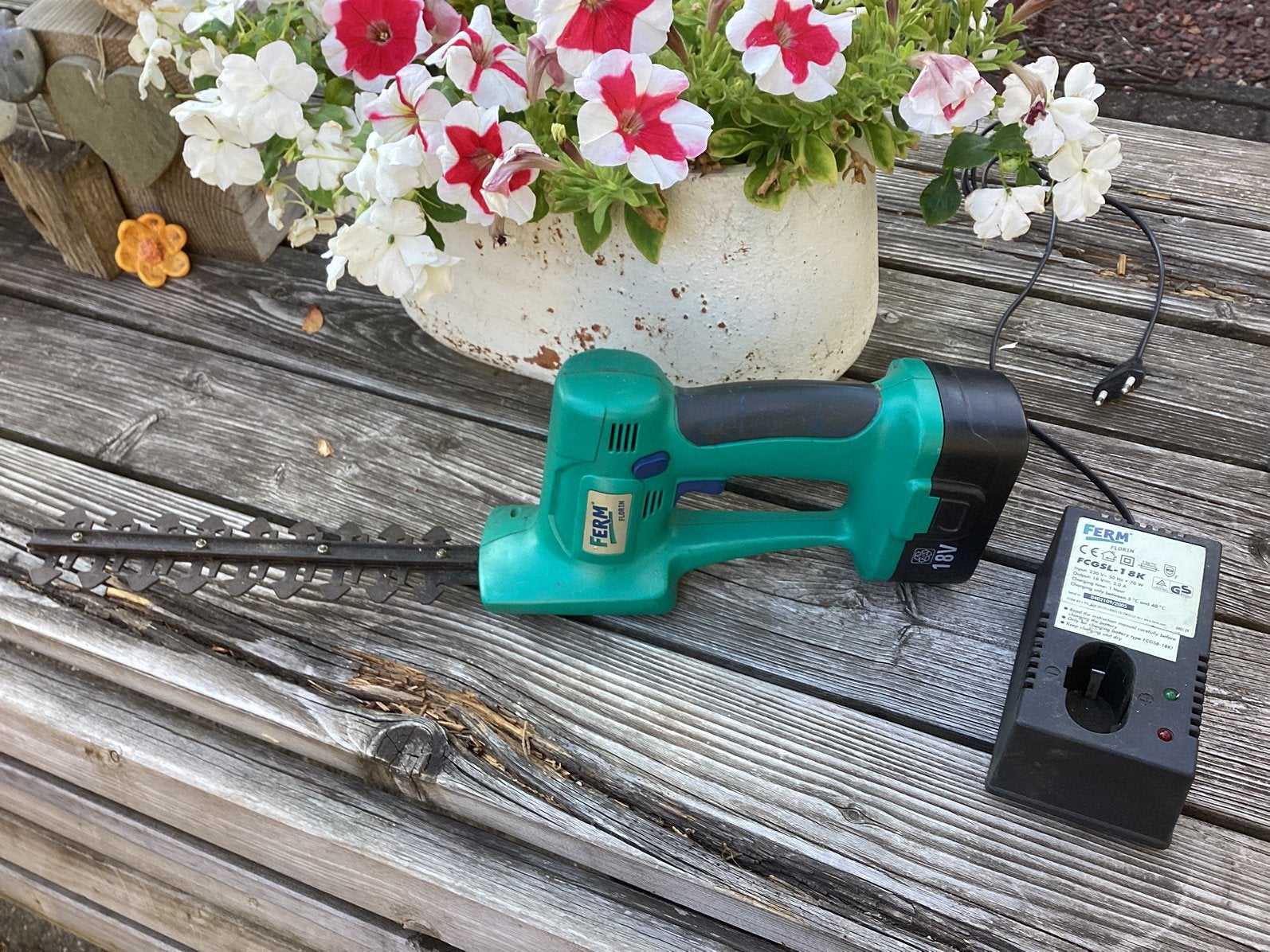 Snoei schaar 18 volt., Ophalen, Zo goed als nieuw