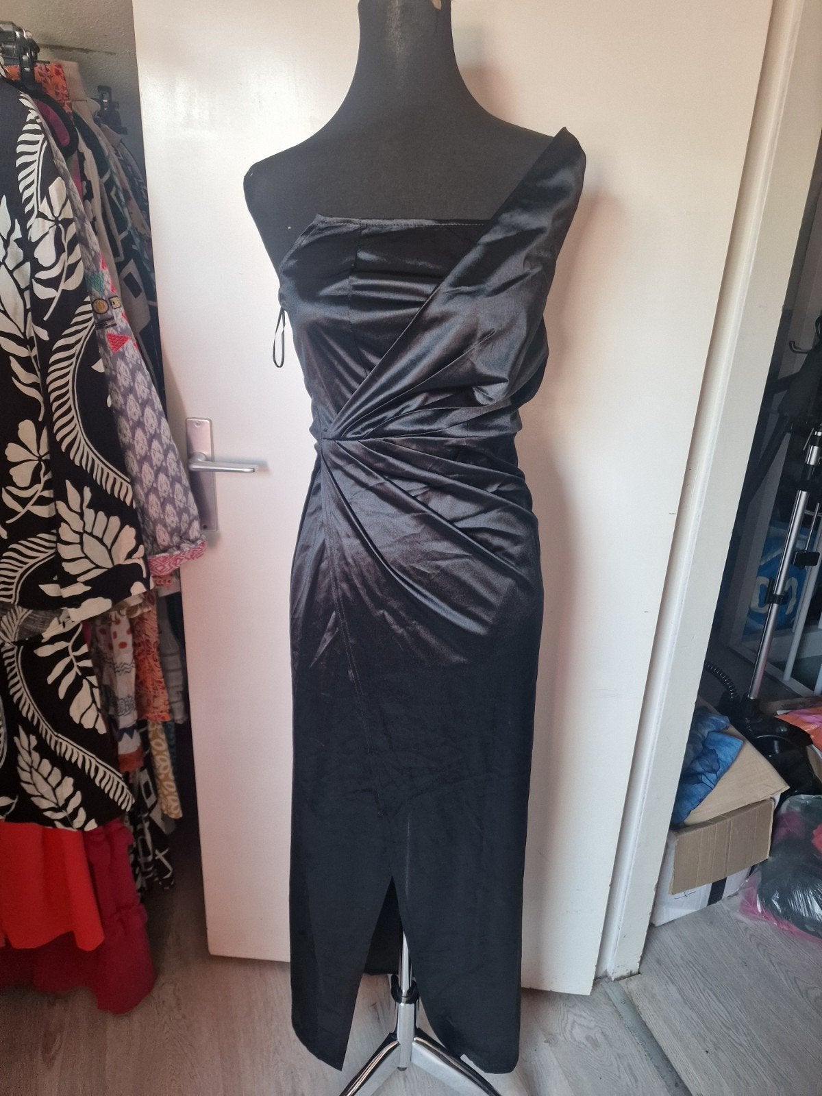Jurk one size s nieuw, Kleding | Dames, Ophalen of Verzenden, Nieuw, Maat 38/40 (M), Onder de knie