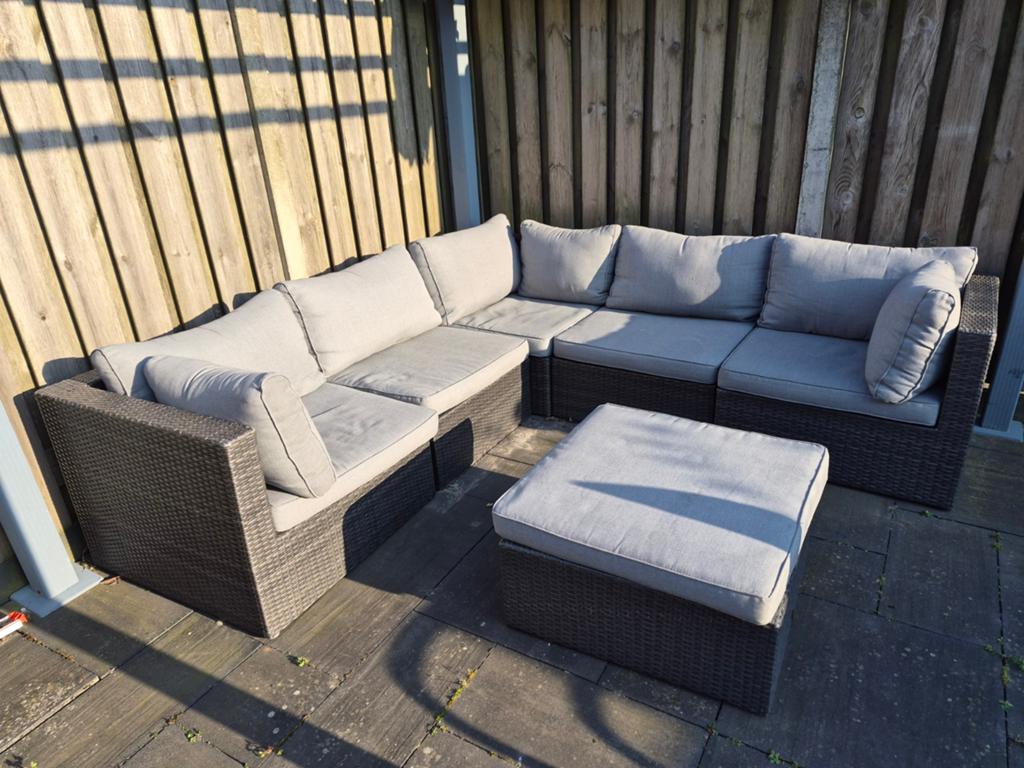 Wicker loungeset met hocker (modulaire set), Tuin en Terras, Tuinsets en Loungesets, Ophalen, Gebruikt, Bank, 6 zitplaatsen