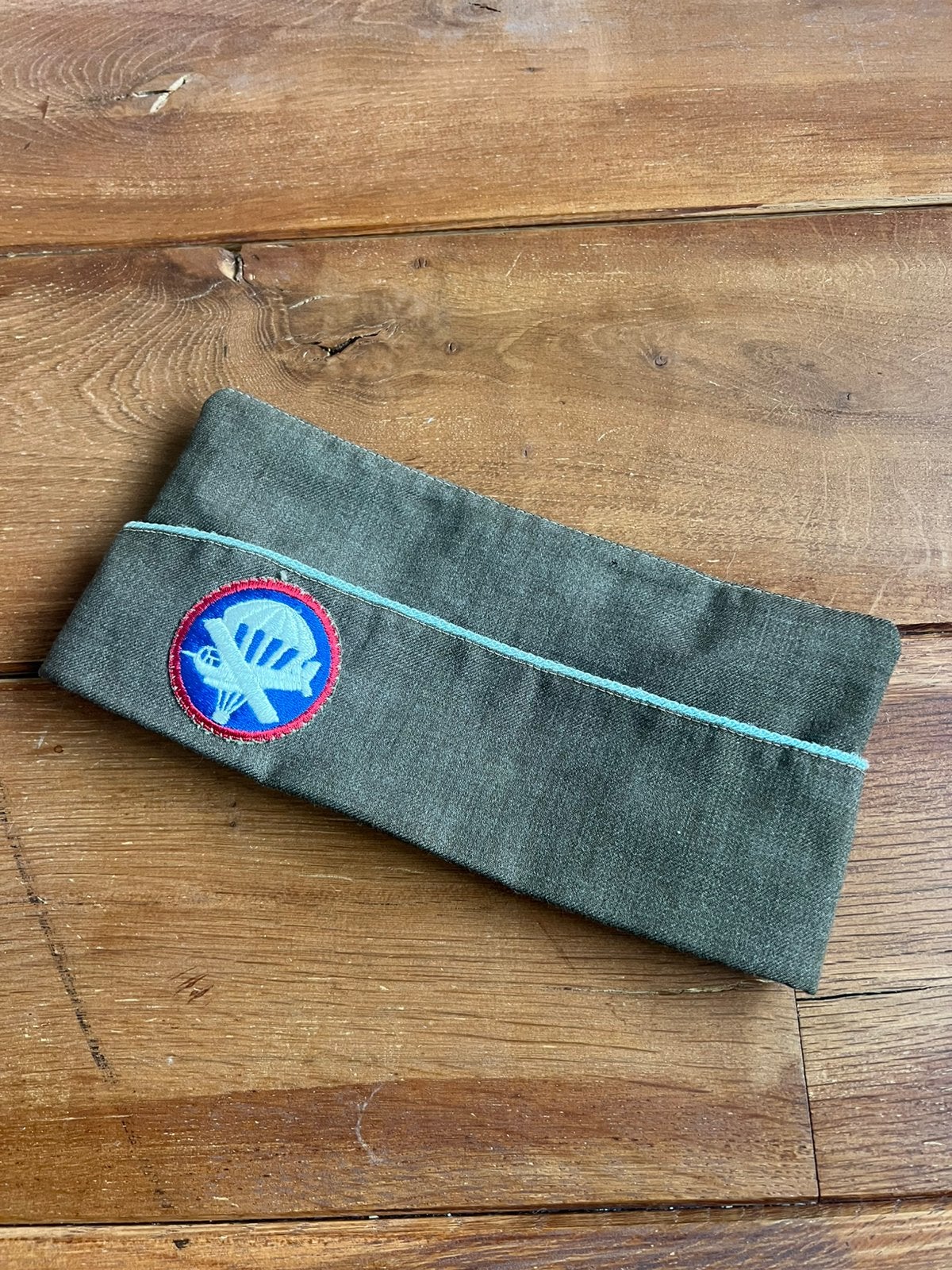 Ww2 us airborne paratrooper garrison cap, Ophalen of Verzenden, Amerika, Helm of Baret