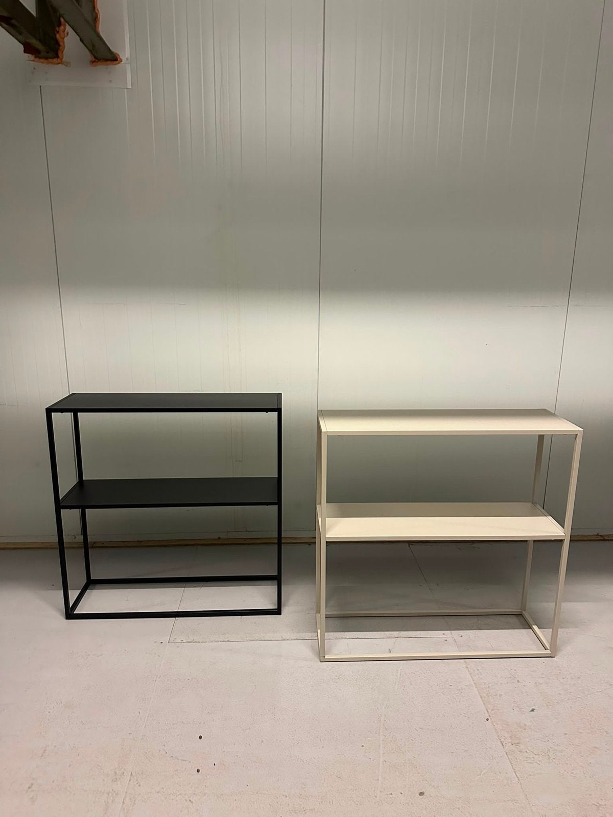 Stijlvolle sidetable in zwart en beige - Meerdere beschikbaa, Ophalen, Gebruikt, Metaal