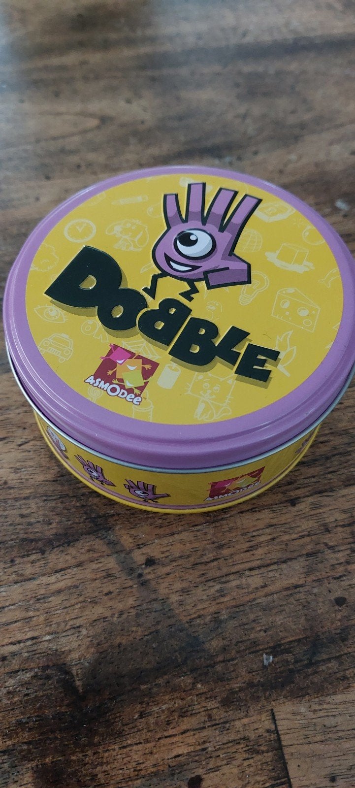 Dobble kaartspel, Ophalen of Verzenden, Zo goed als nieuw, Asmodee