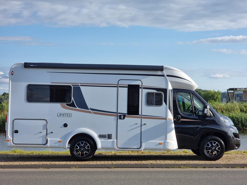 Bürstner Limited IT 660, Caravans en Kamperen, 6 tot 7 meter, Bedrijf, Tot en met 6, Cassettetoilet